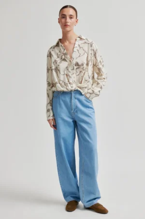 Alternative view of Second Female Soil Twist Shirt - Eggnog